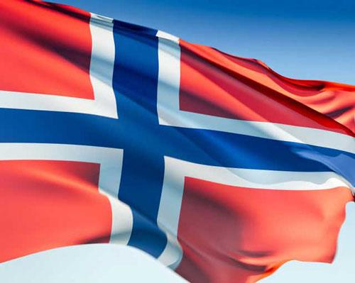 Cờ Na Uy, Đỏ và Xanh đại diện cho sự tự do và phản ánh sự tương đồng lịch sử với Đan Mạch Thụy Điển.
